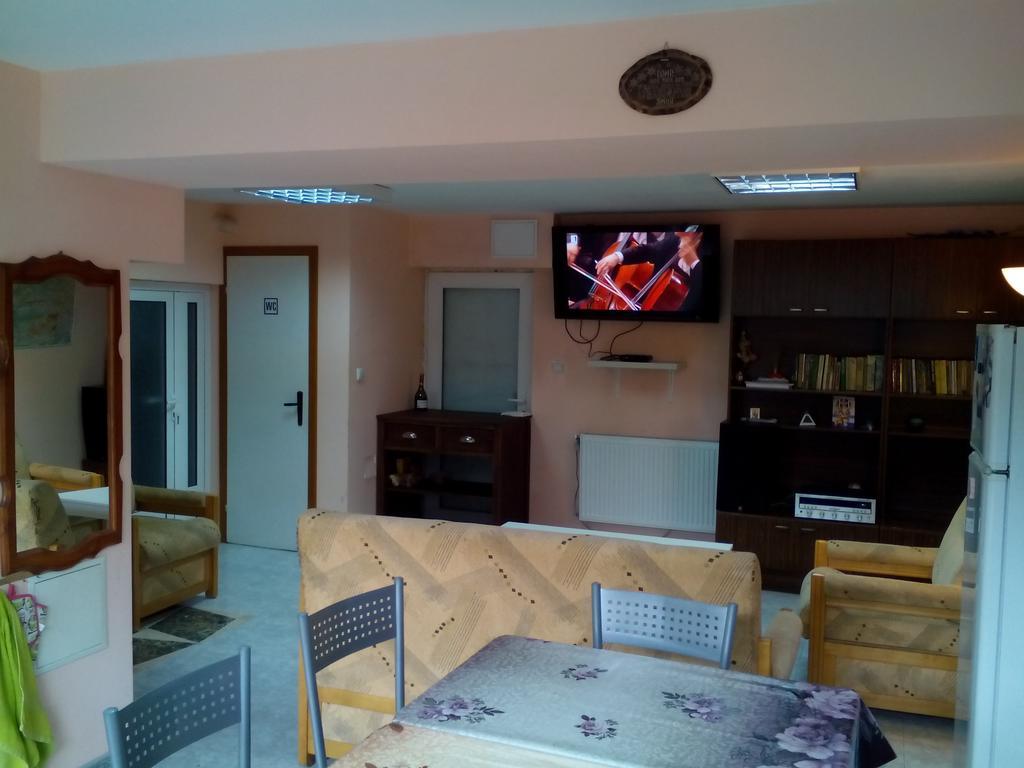 Aleks Guest House Σάμοκοβ Εξωτερικό φωτογραφία